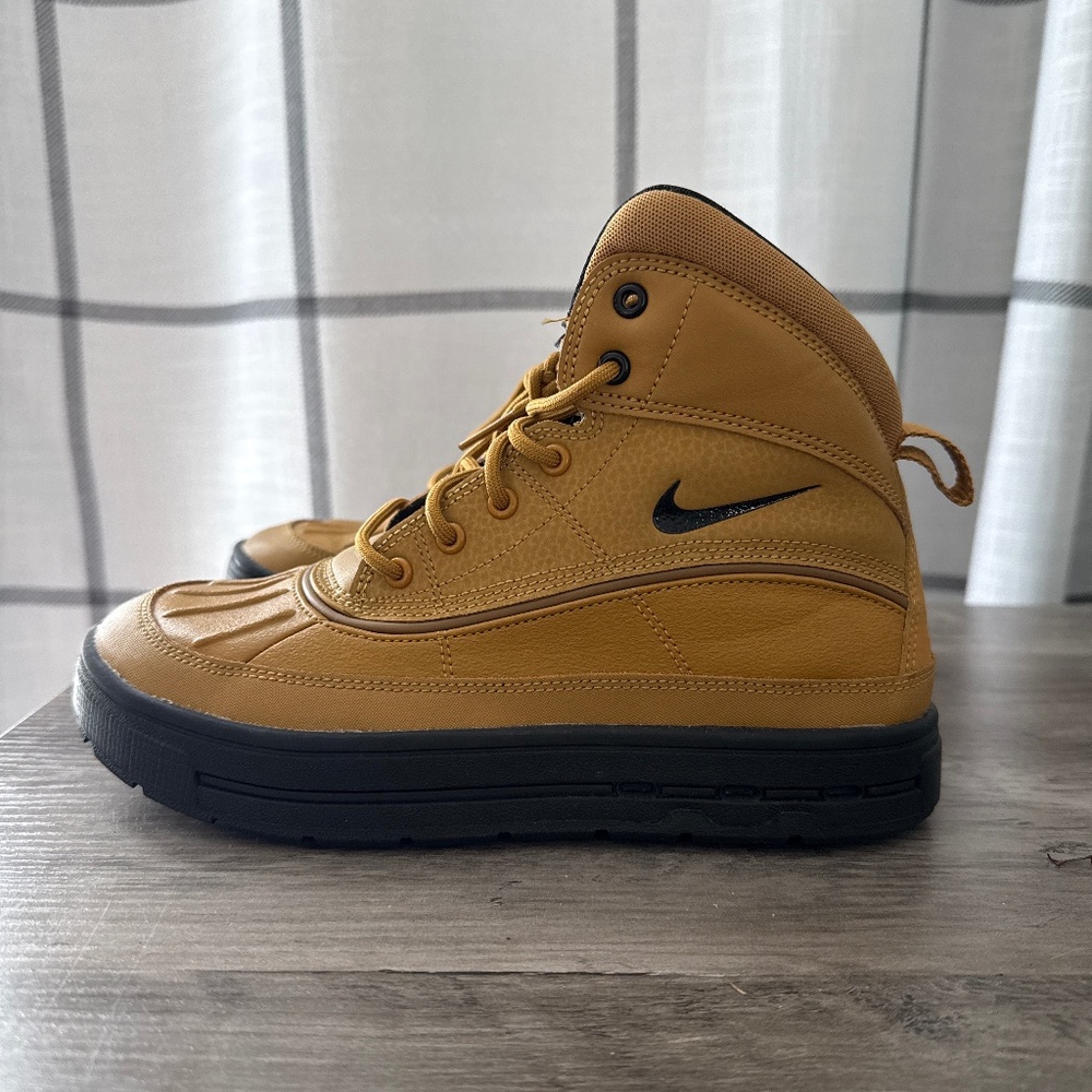 Youth waterproof Nike Boot/Sneaker
